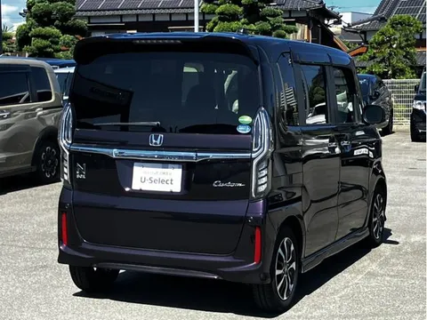 Honda N-BOX Custom