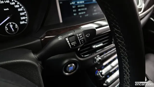 Genesis G90 (EQ900)