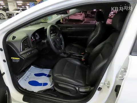 Hyundai Elantra (Avante)