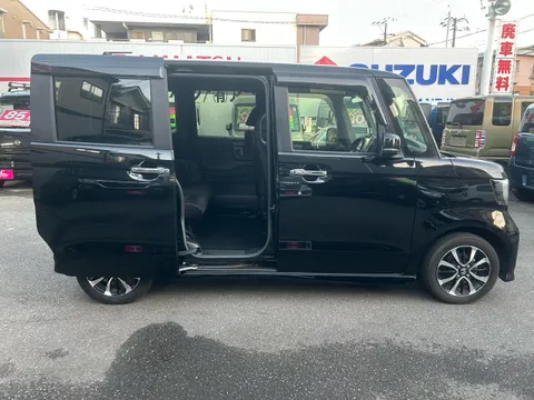 Honda N-BOX Custom
