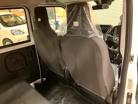 Nissan Clipper Van