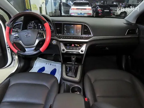 Hyundai Elantra (Avante)