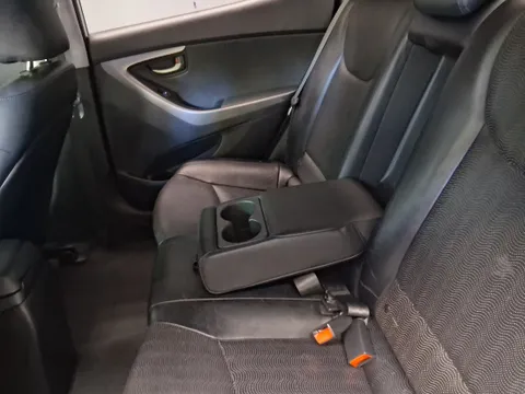 Hyundai Elantra (Avante)