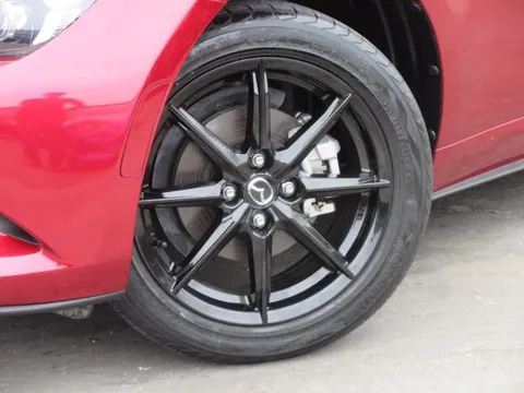 Mazda MX-5 (Roadster)