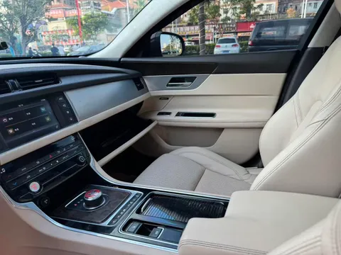 Jaguar XFL