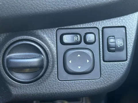 Toyota Yaris (Vitz)