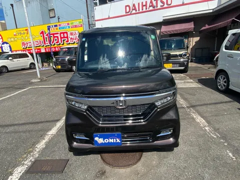 Honda N-BOX Custom
