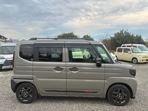 Suzuki Spacia Gear