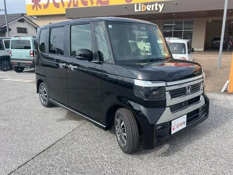 Honda N-BOX Custom