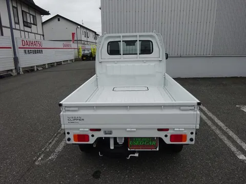 Nissan Clipper Truck