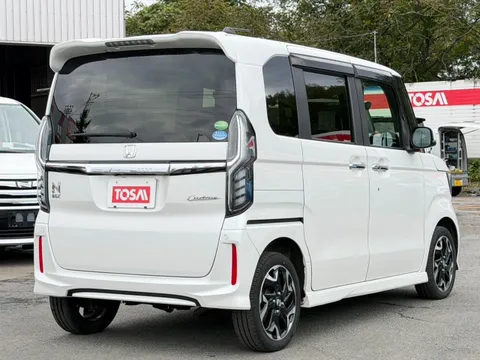 Honda N-BOX Custom