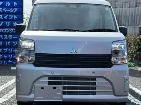 Mitsubishi Minicab Van