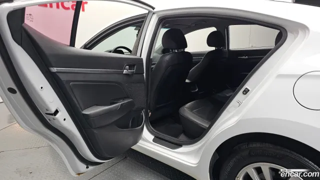 Hyundai Elantra (Avante)