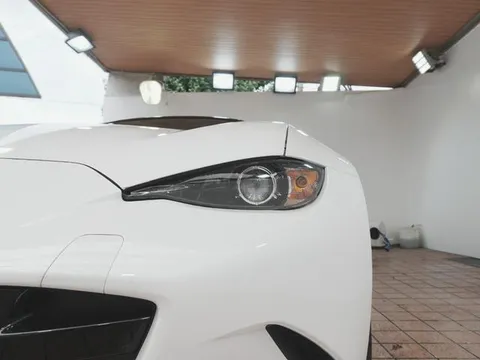 Mazda MX-5 (Roadster)
