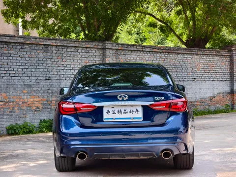 Infiniti Q50L