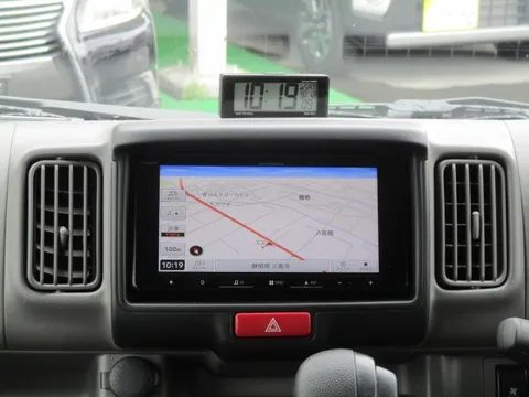 Nissan Clipper Van