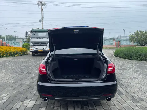 Hongqi H7