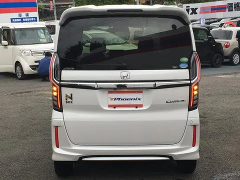 Honda N-BOX Custom