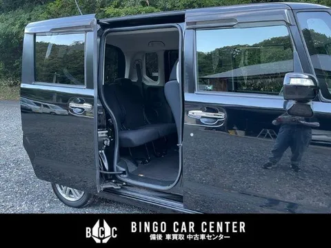 Honda N-BOX Custom