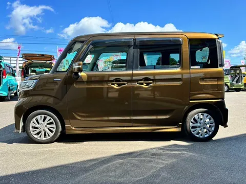 Suzuki Spacia Custom