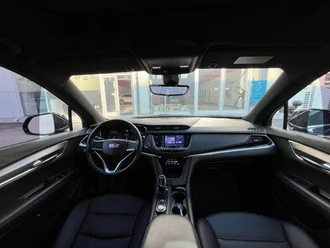 Cadillac XT6