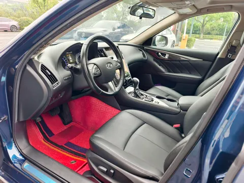 Infiniti Q50L