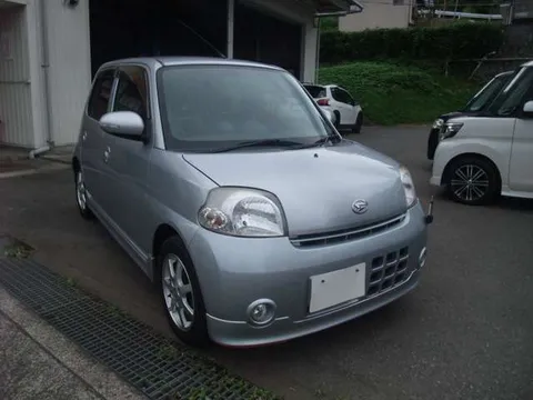 Daihatsu Esse