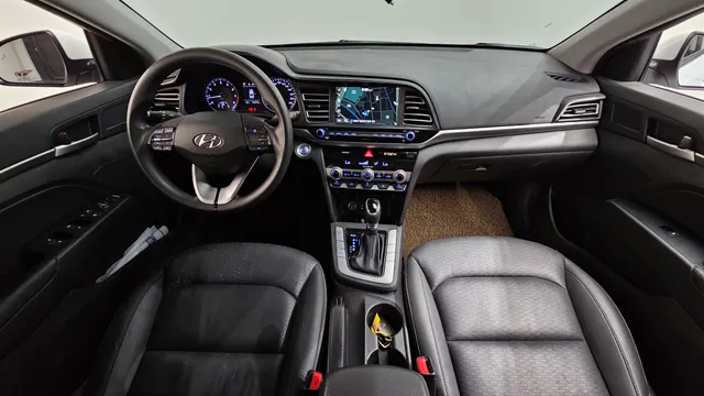 Hyundai Elantra (Avante)