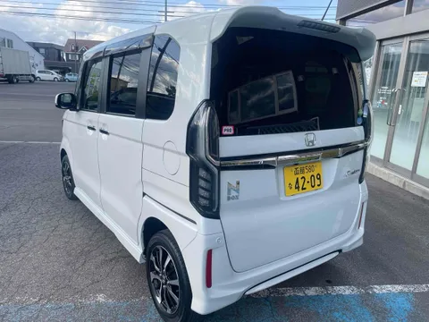 Honda N-BOX Custom