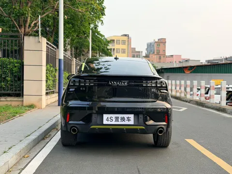 Lynk & Co 05