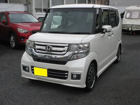 Honda N-BOX Custom