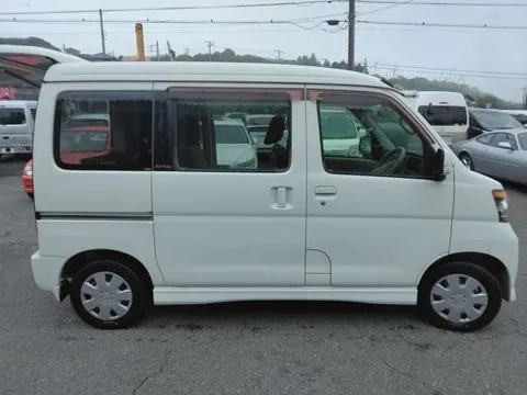 Daihatsu Atrai Wagon