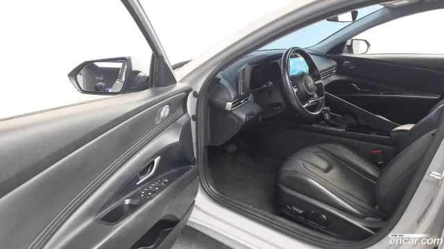 Hyundai Elantra (Avante)