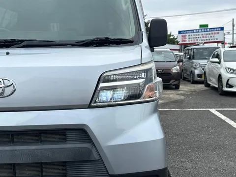 Toyota Pixis Van