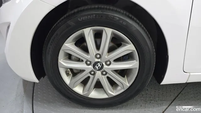 Hyundai Elantra (Avante)