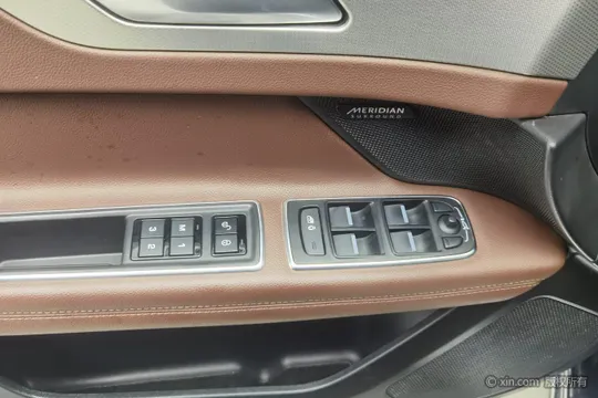 Jaguar XFL