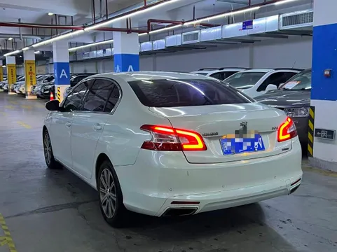 Peugeot 408