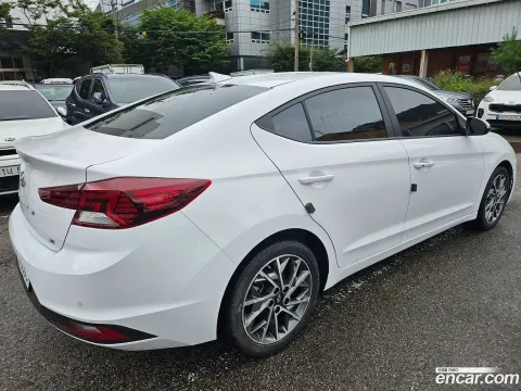 Hyundai Elantra (Avante)