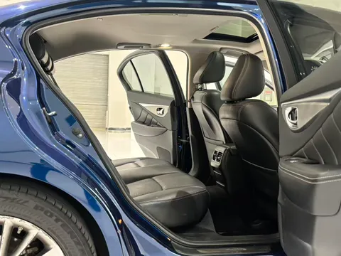 Infiniti Q50L