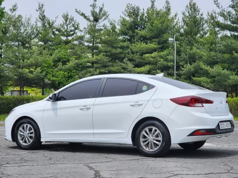 Hyundai Elantra (Avante)