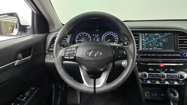 Hyundai Elantra (Avante)