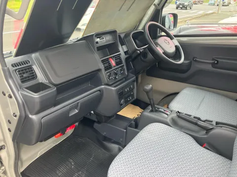 Nissan Clipper Truck