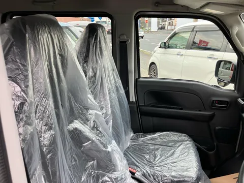 Nissan Clipper Van