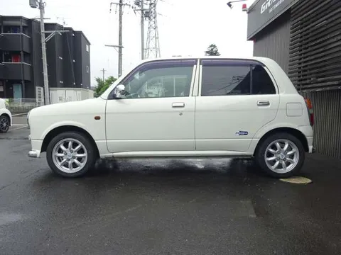 Daihatsu Mira Gino