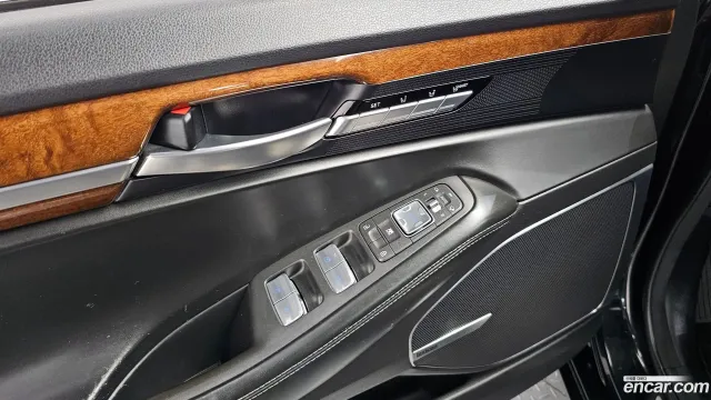 Genesis G90 (EQ900)