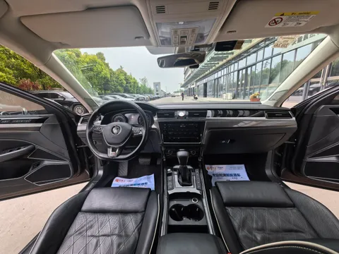 Volkswagen Phideon