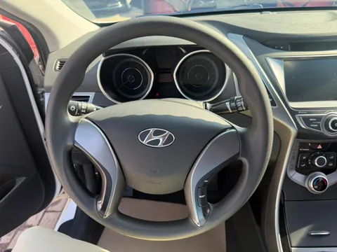 Hyundai Elantra (Avante)