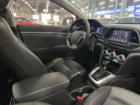 Hyundai Elantra (Avante)