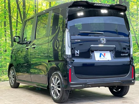 Honda N-BOX Custom
