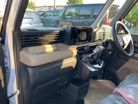 Mitsubishi Delica Mini